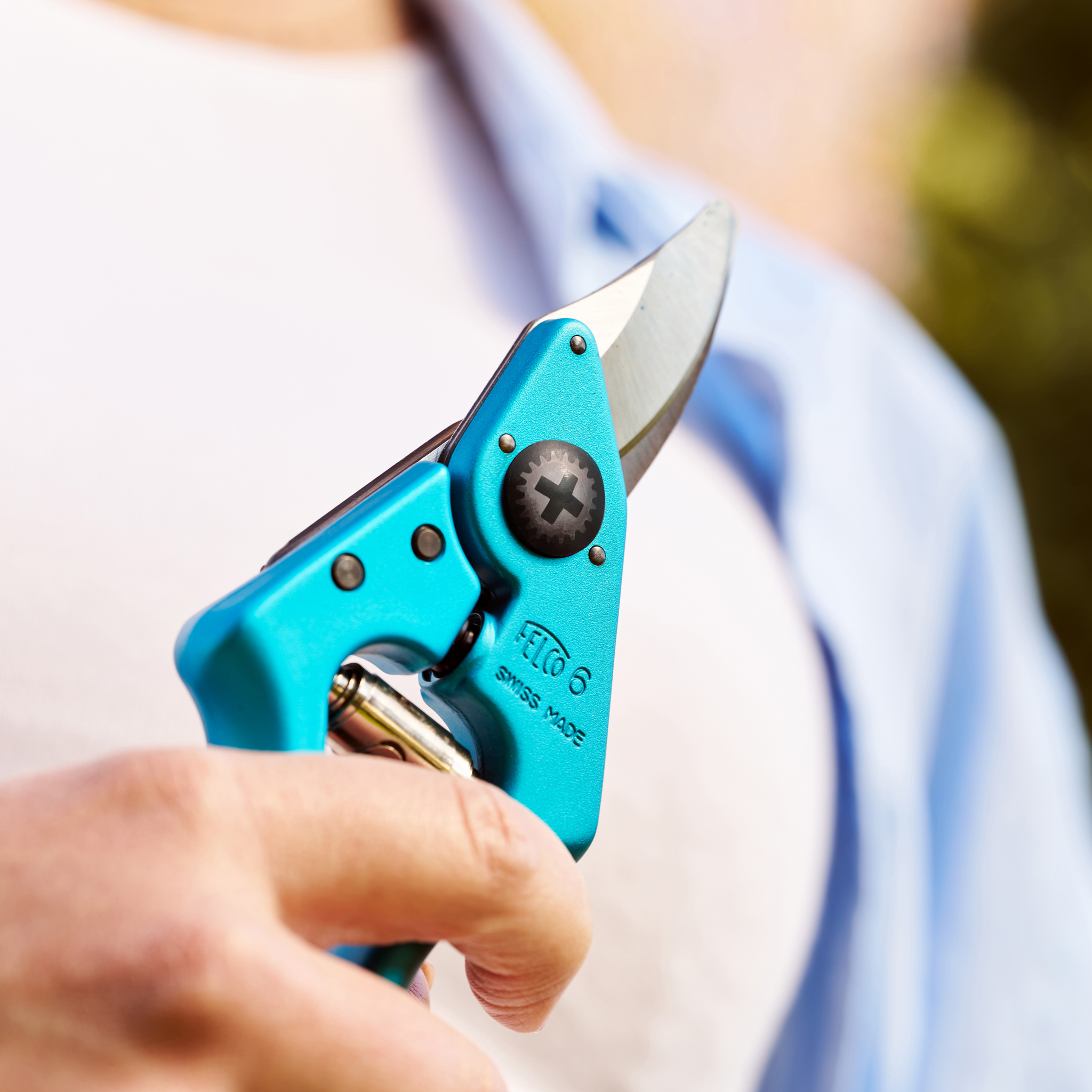 FELCO 6 ELECTRIC BLUE - Lifestyle - Context/Still
